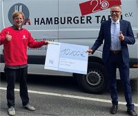 Uebergabe Spendenscheck Hamburger Tafel