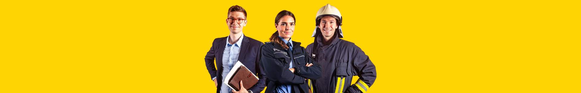 3 Beamte stehen nebeneinander (Büroarbeiter, Polizistin, Feuerwehrmann)