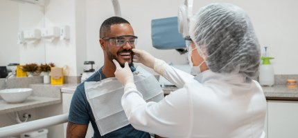 Zahnarztbesuch Weisheitszähne