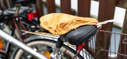 fertiger Sattelschutz auf Fahrradsattel