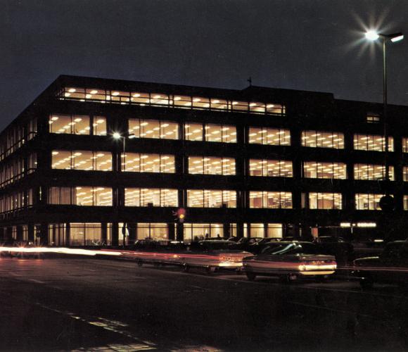 Die Zentrale der HUK-COBURG bei Nacht