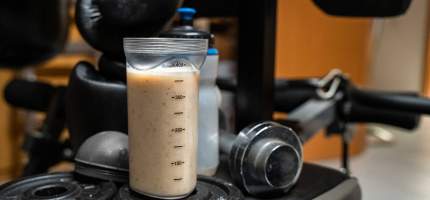 Proteinpulver im Shaker